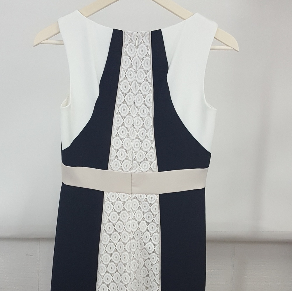 Established 1962 Navy blue &tan size 4 Dress